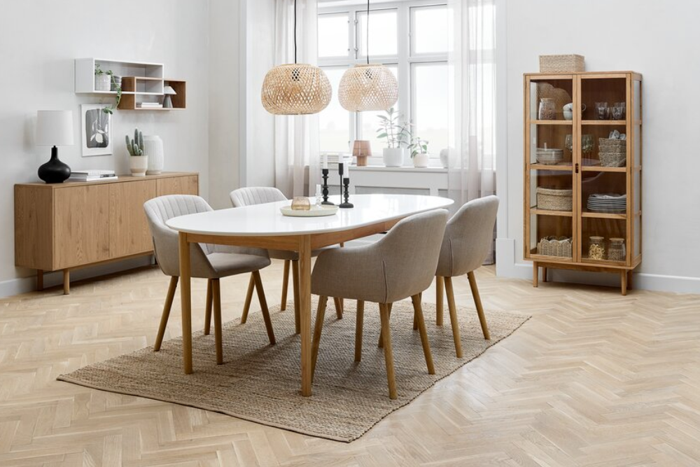 Spara upp till 60% på matbord