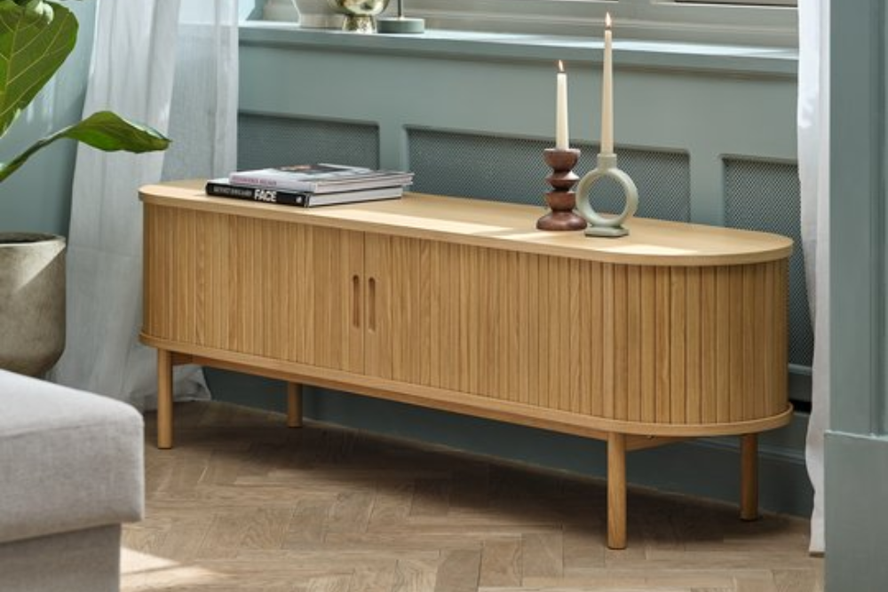 Spara upp till 50% på tv-bänkar