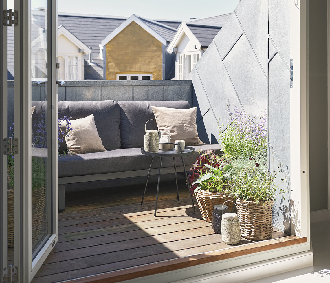 Lounge-soffa i mörkgrått och i snabbtorkande material