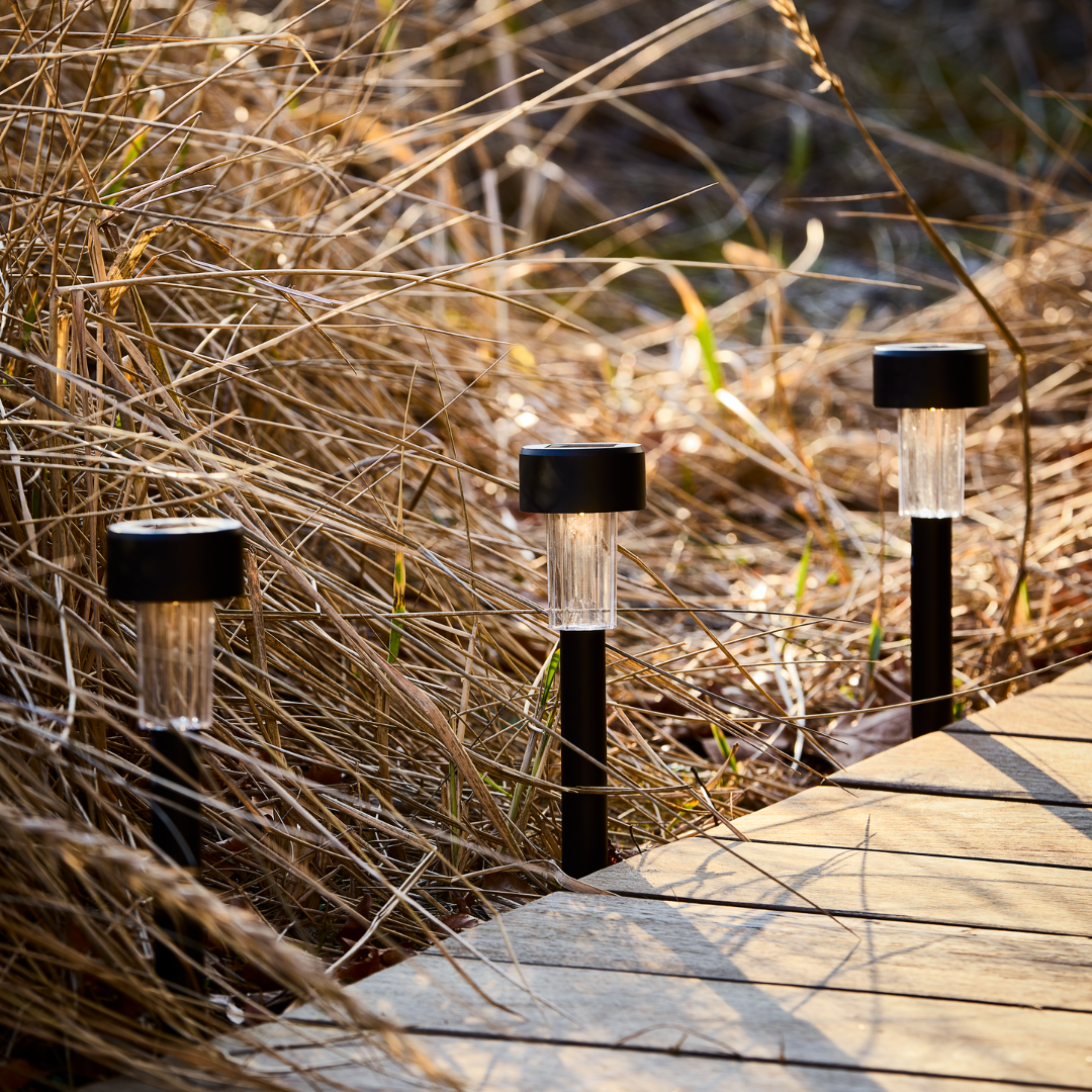 JAKTFALK solcellslampa