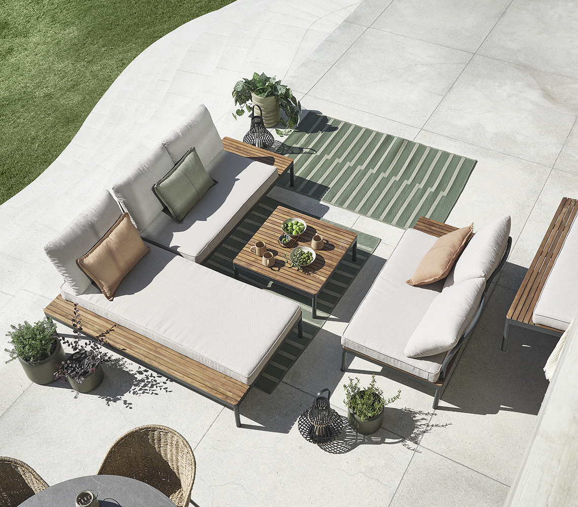 Modul- hörnsoffa och loungebord